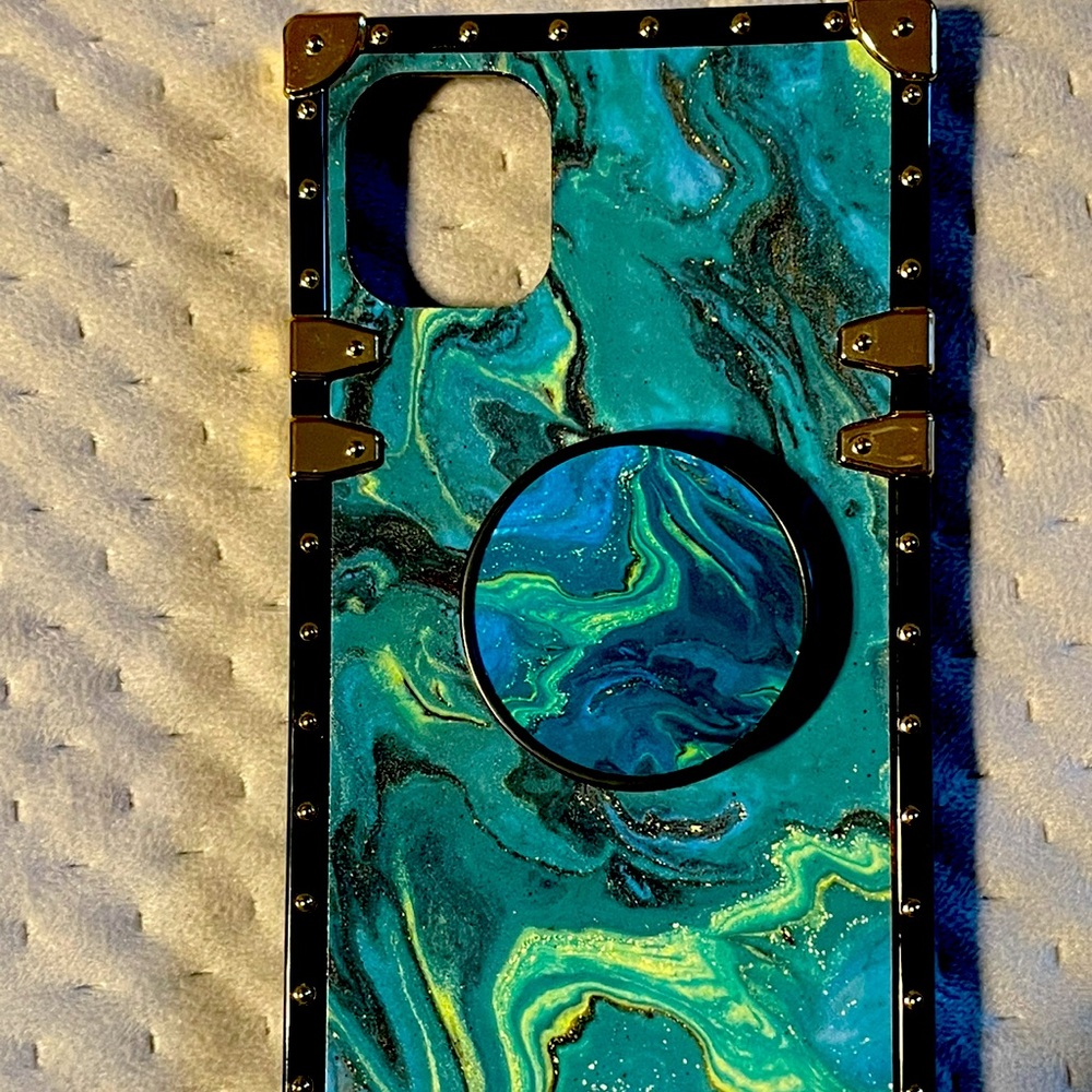 It’s a very detailed case with some bling